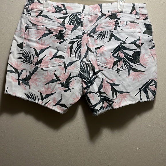 Time and Tru Summer shorts and Old Navy Tank top togeth - Picture 2 of 8